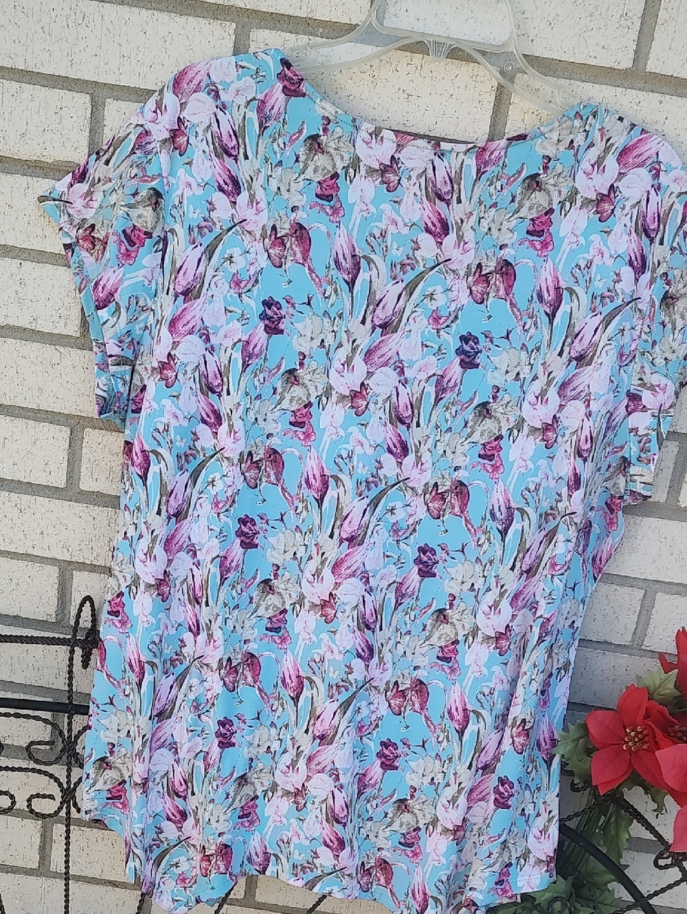 Link Pastel Blue Floral Short Sleeve Blouse with Ring Detail - Picture 8 of 9